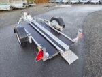 DEBON ROADSTER MOTO 1V2 Kippmotorradanhänger - 1 Stellplatz - 1 Achse - zulässiges Gesamtgewicht 750 kg OHNE AUSSTATTUNG