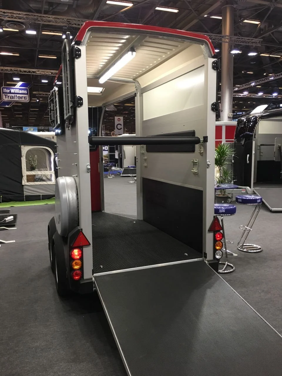 IFOR WILLIAMS – HBX 403 – 1,5 PLÄTZE